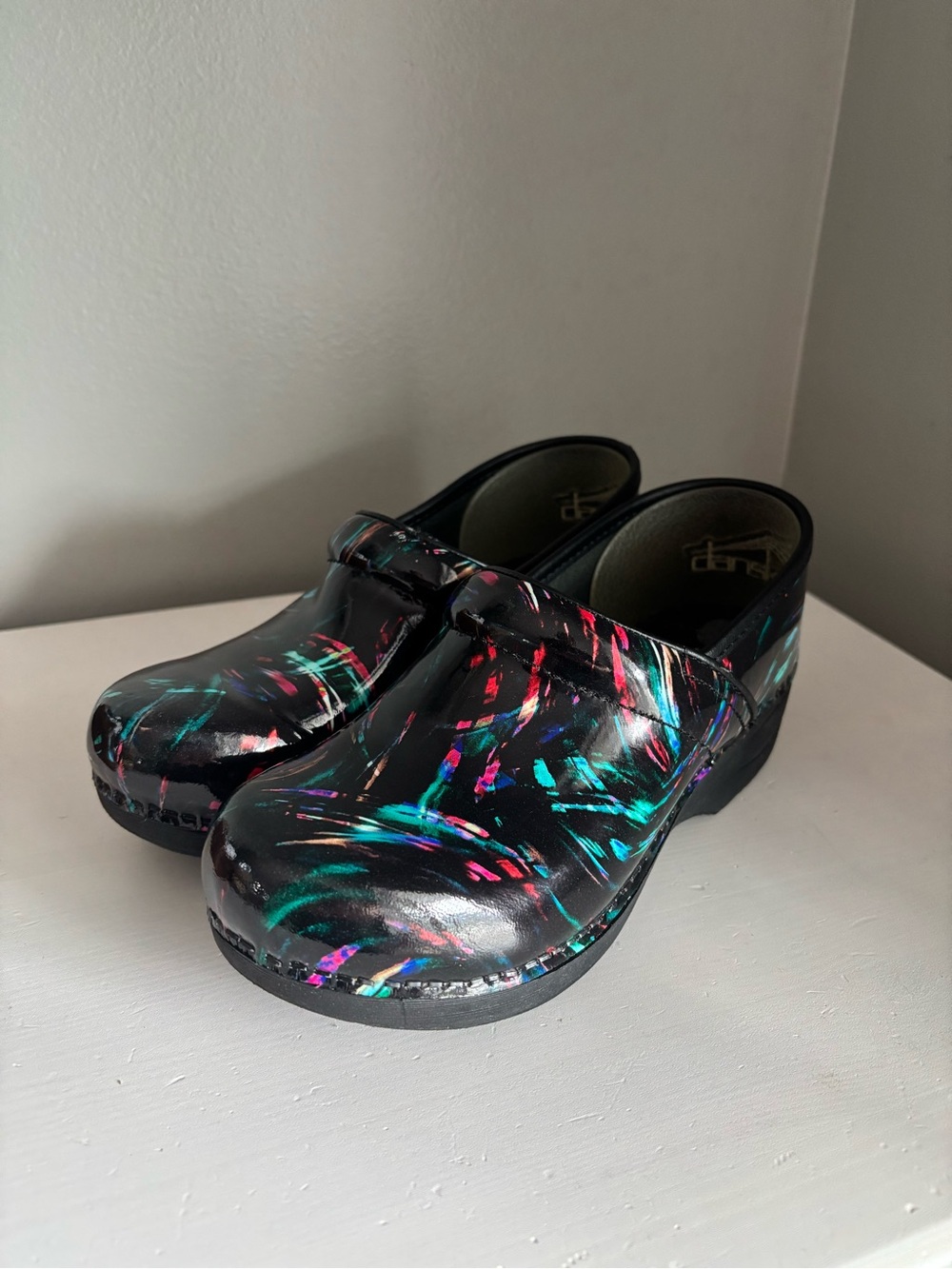 Dansko XP 2.0 Professional Clogs - size 38 - Paint Swirl Patent